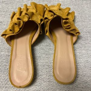 Able. Golden leather sandals. Womens 10